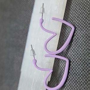 NWOT Cutest Purple Frosted Matte Heart Loop Earrings
